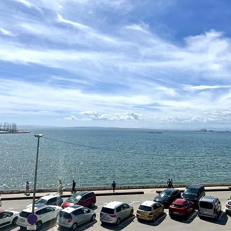 Rhode Vista Al Mar *